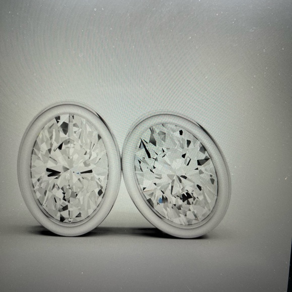 Elegant 14k White Gold Stud Earrings